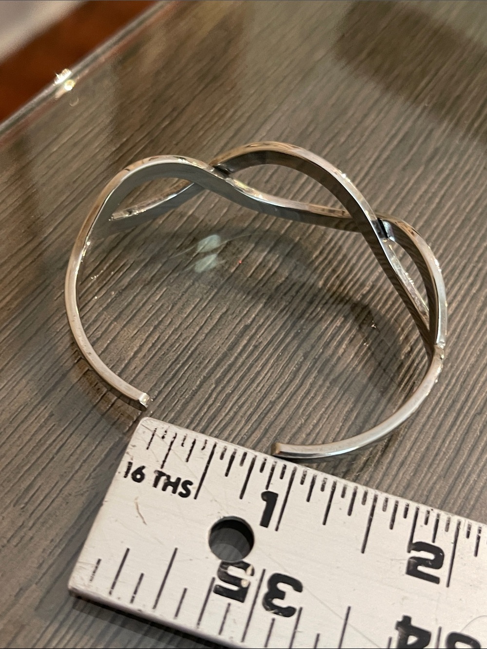 Vintage Woven Interlocking Design - Silver-tone Cuff Bracelet - Picture 13 of 16